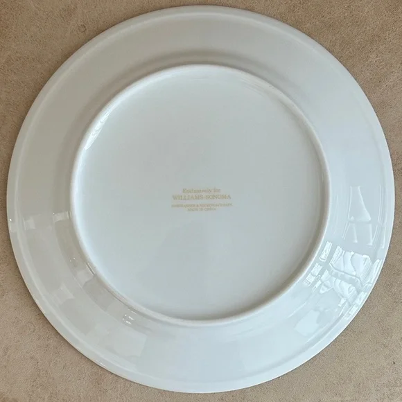 Williams-Sonoma Gold Christmas Tree Salad/Dessert Plates Set of 2 Discontinued - Picture 8 of 9